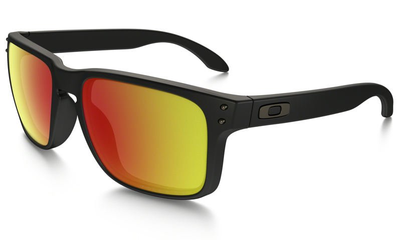 Oakley: gli occhiali da sole sportivi 2016