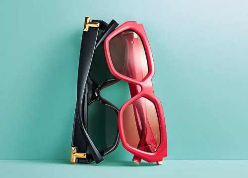tiffany-occhiali-da-sole-donna-collezione-primavera-estate-2023