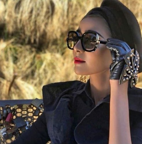 prada-occhiali-da-sole-donna-collezione-autunno-inverno-2020-2021