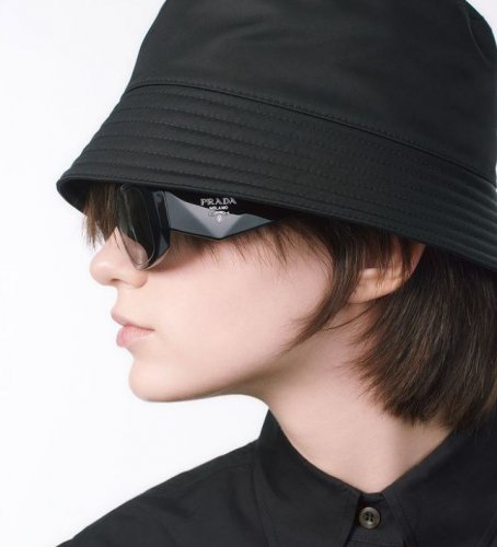 prada-occhiali-da-sole-donna-collezione-primavera-estate-2021
