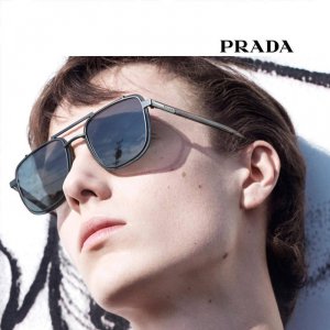 prada-occhiali-da-sole-uomo-primavera-estate-2018