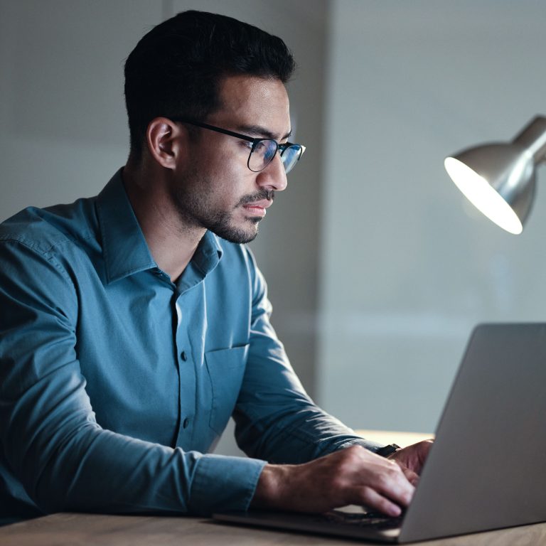 occhiali-che-filtrano-luce-blu