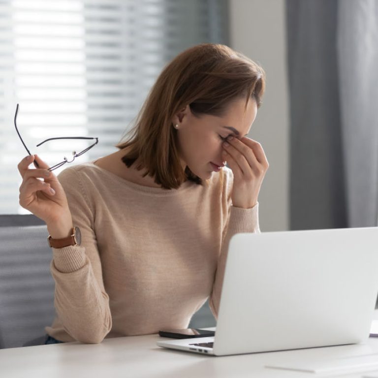 segni-antiestetici-occhiali-sul-viso